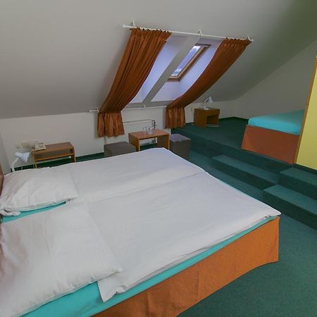 Hotel U Sladku Prague Luaran gambar