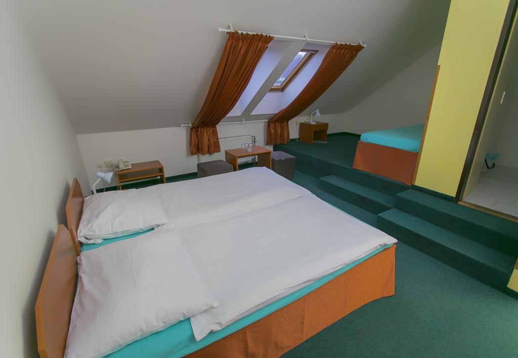 Hotel U Sladku Prague Luaran gambar