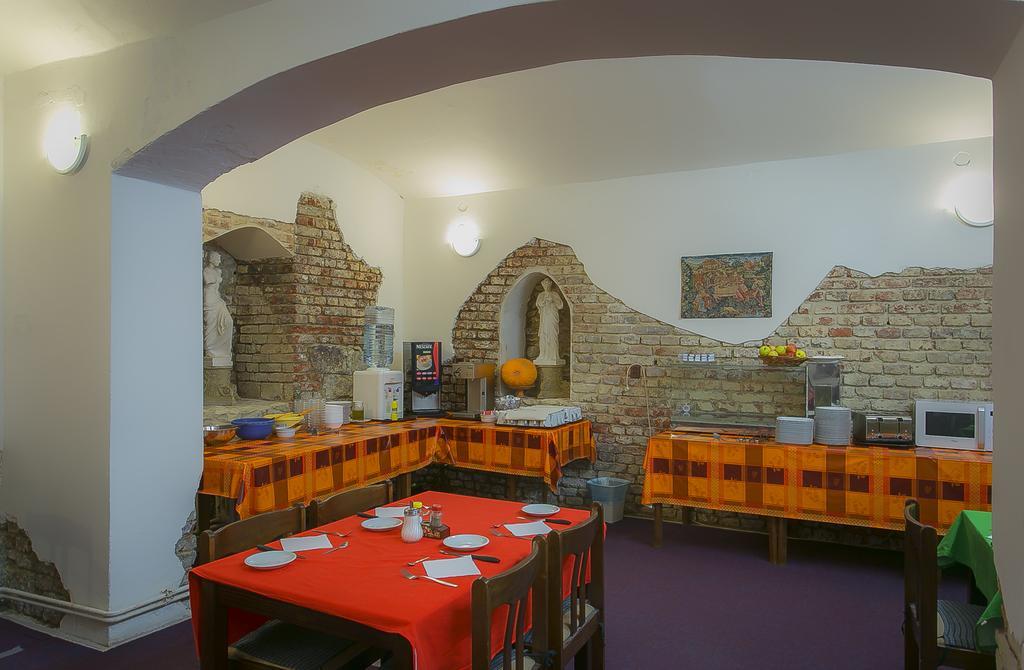 Hotel U Sladku Prague Luaran gambar