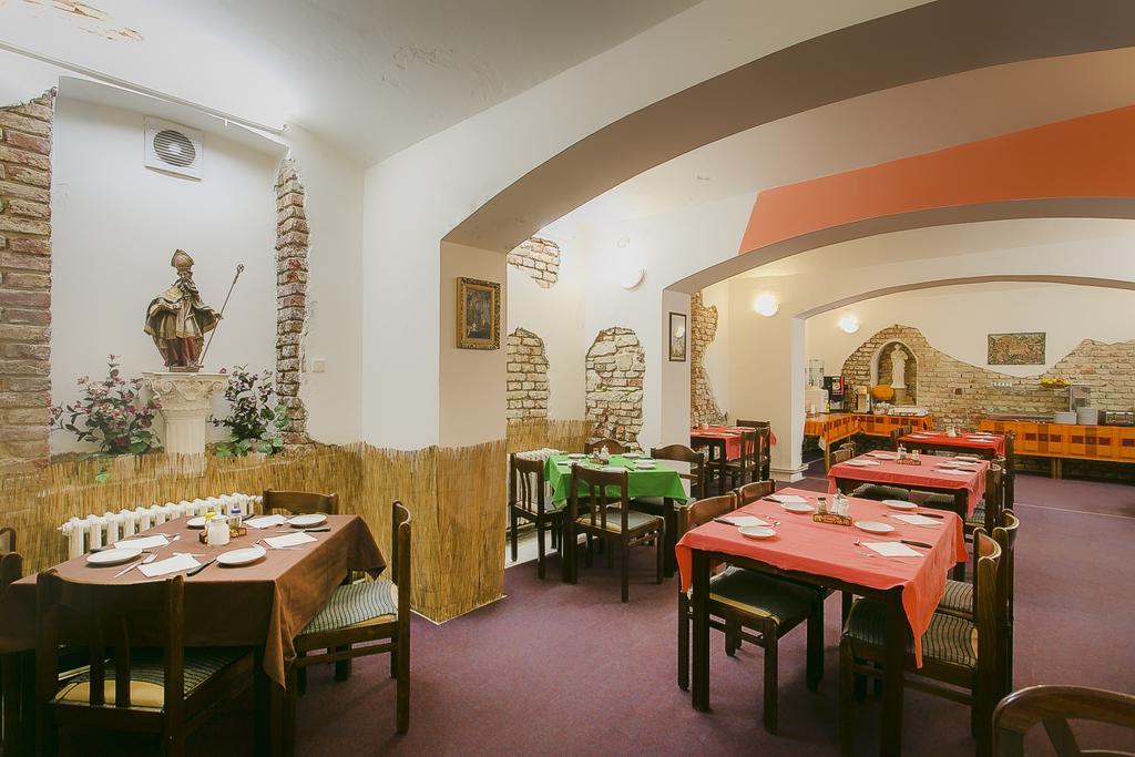 Hotel U Sladku Prague Luaran gambar