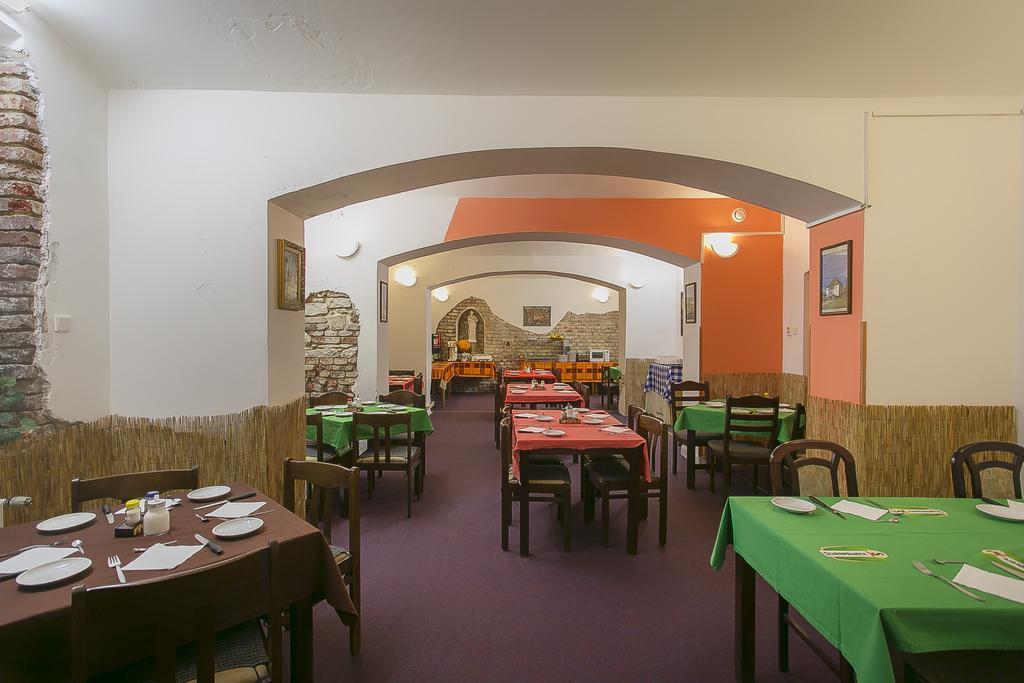 Hotel U Sladku Prague Luaran gambar