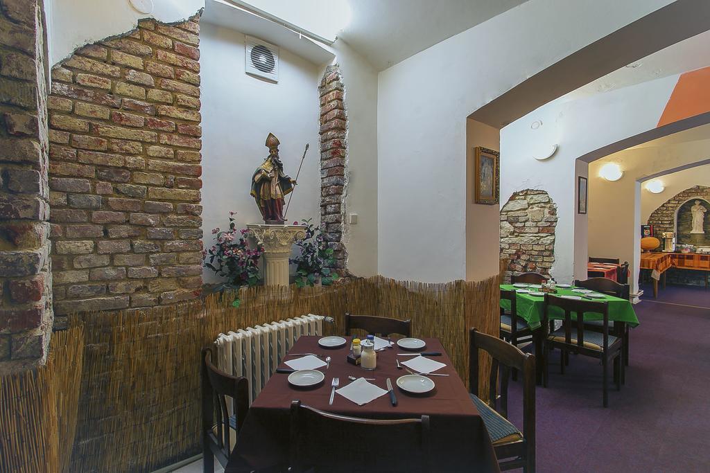 Hotel U Sladku Prague Luaran gambar