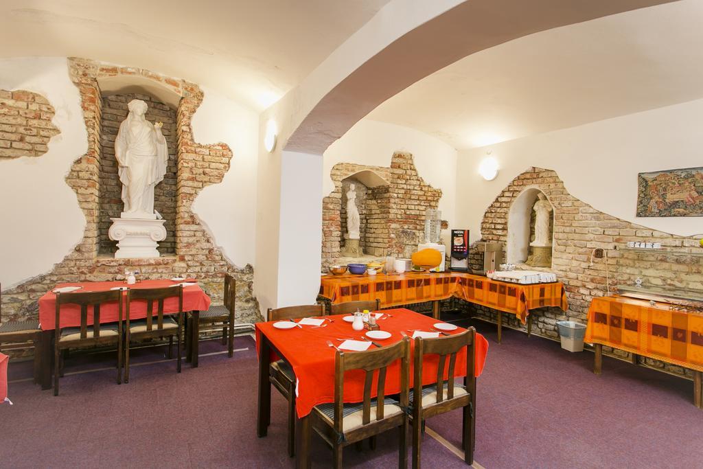Hotel U Sladku Prague Luaran gambar