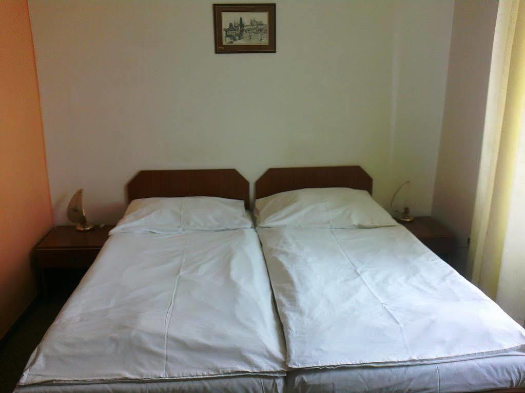 Hotel U Sladku Prague Luaran gambar
